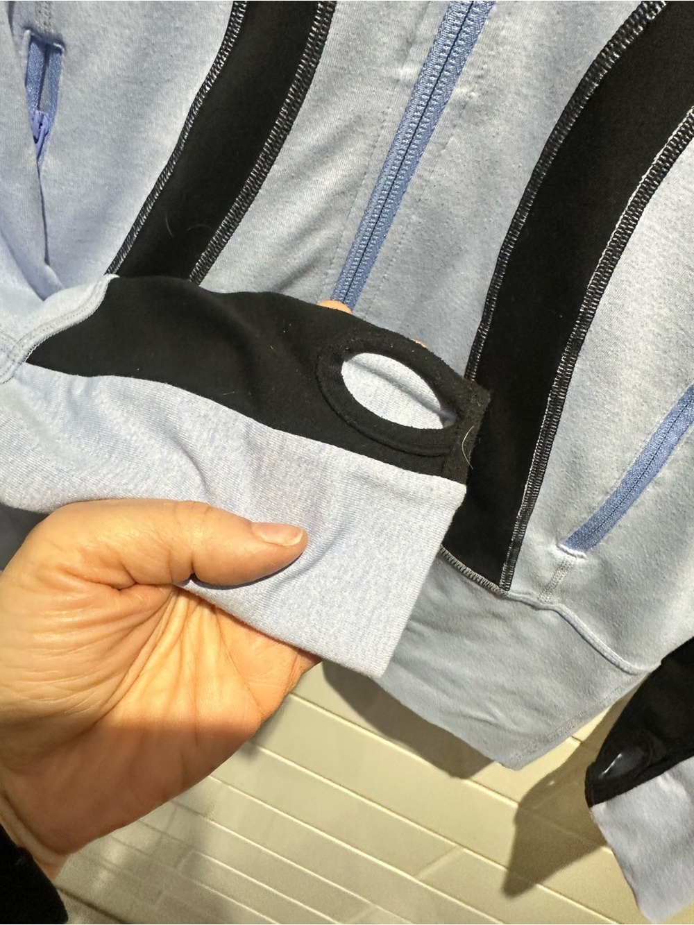 Lululemon Define Jacket – Light Blue/Black – Size 6 - Picture 3 of 3